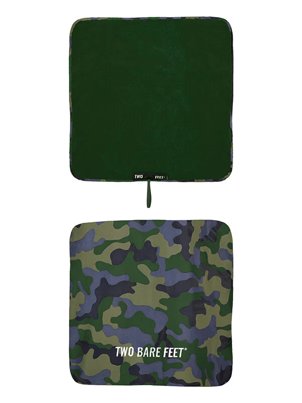 CHANGING ROBE - ADULTS CAMO PATTERN - WITH CHANGING MAT - Image 4