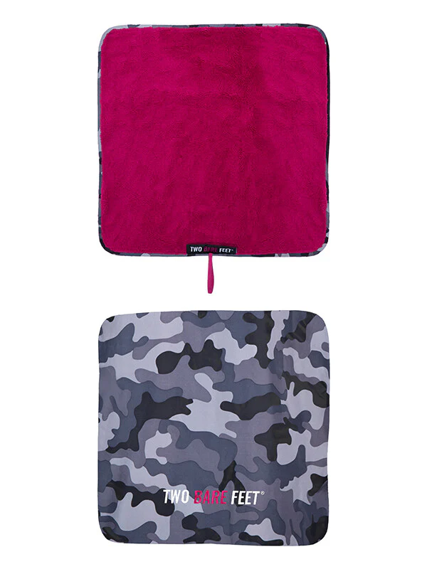 CHANGING ROBE - ADULTS CAMO PATTERN - WITH CHANGING MAT - Image 8